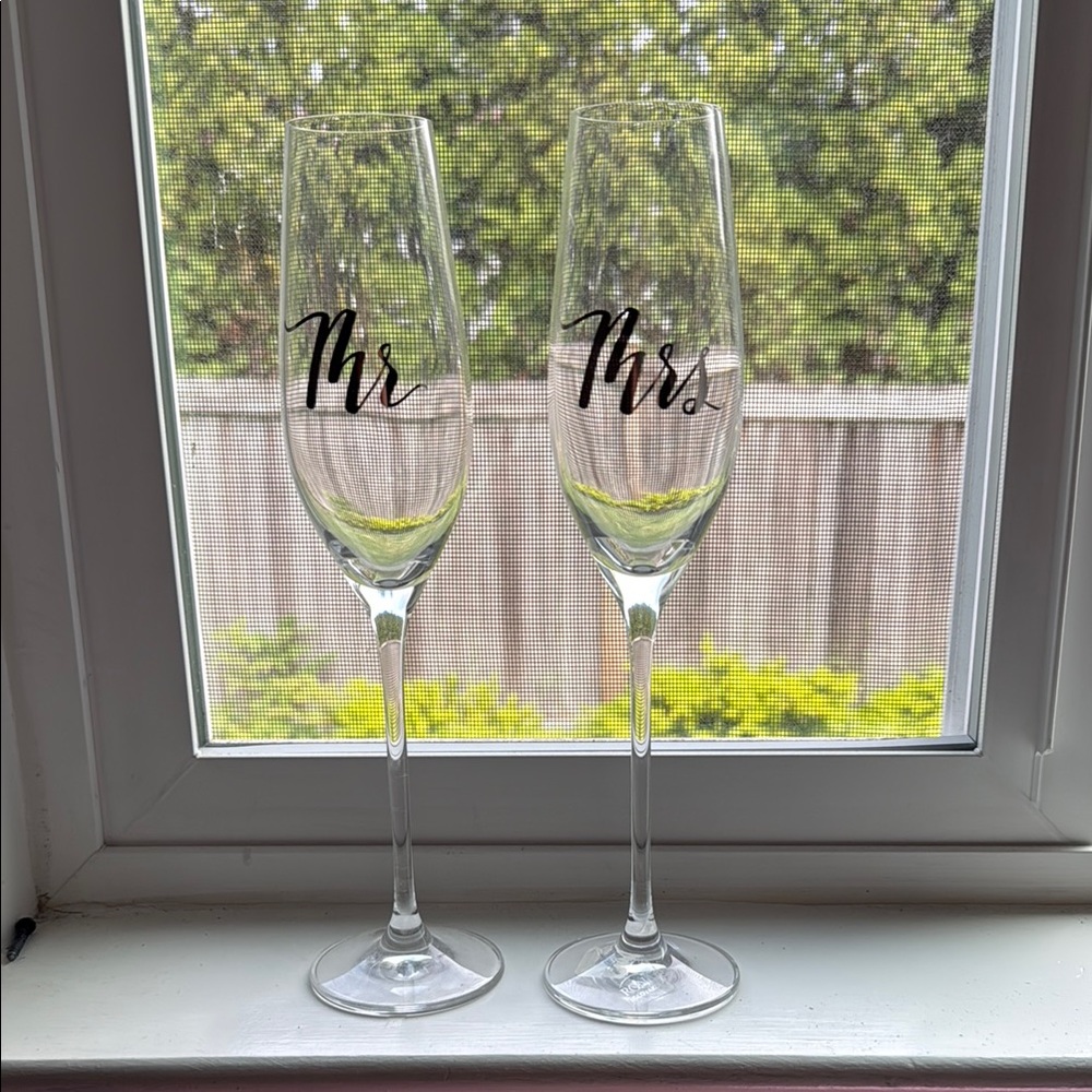 Crate&Barrel Clear Champagne Flutes